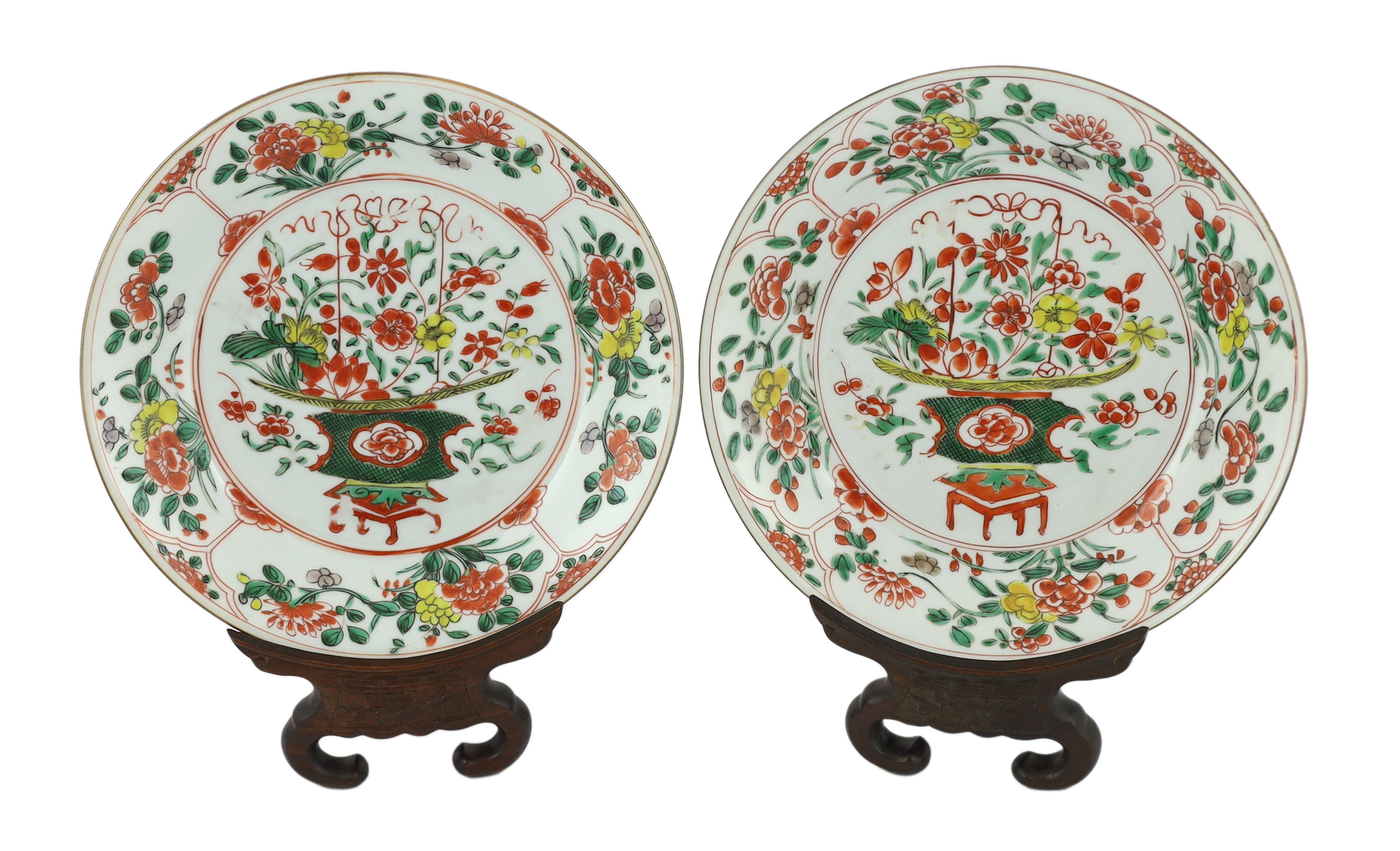 A pair of Chinese famille verte dishes, Kangxi/Yongzheng period, hairline cracks